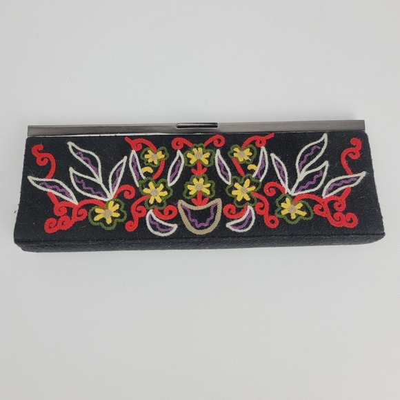 Kate Landry Embroidered black Vintage clutch - Picture 2 of 10